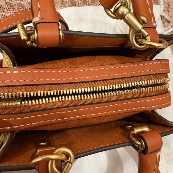 Coach 1941 Rogue 12 in Buttercup - Picture 9 of 11